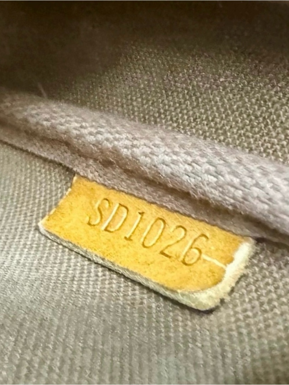 Authentic LV Monogram
Pochette - Picture 10 of 13